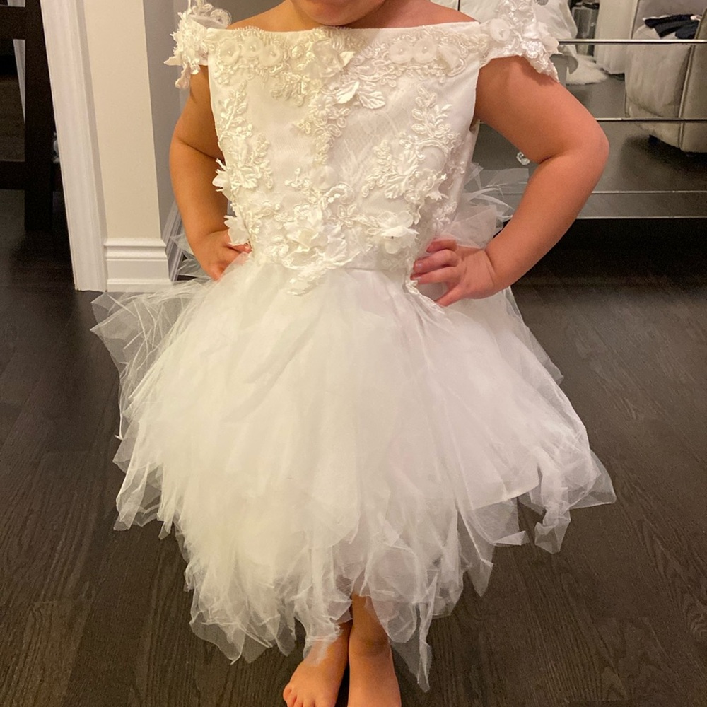 White lace embellished dress size 5